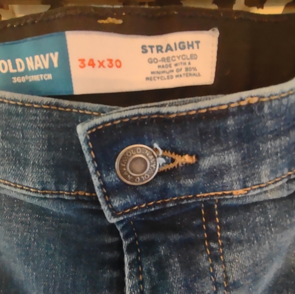 MEDIUM WASH 34X30 STRAIGHT WITH 360 DEGREE STRETCH BY OLD NAVY - Picture 3 of 5